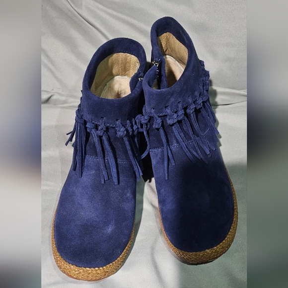 UGG Australia Shenendoah Fringe Ankle Boots Size 7.5 - Picture 2 of 14